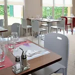 Hotel Kyriad Direct 2*