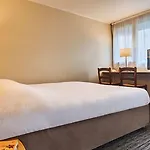 Hotel Kyriad Direct 2*