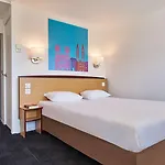 Kyriad Direct Hotel