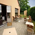 Hotel Kyriad Direct 2*