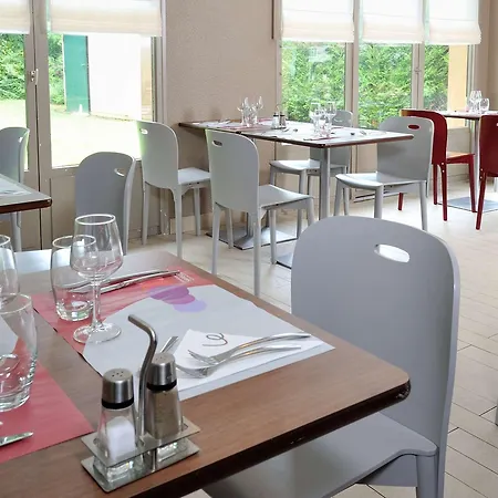 Hotel Kyriad Direct 2*