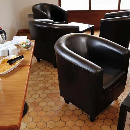 Hotel Kyriad Direct 2*