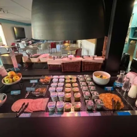 Kyriad Direct Otel 2*