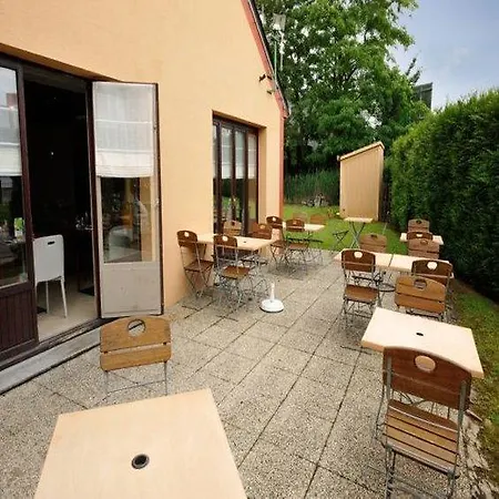 Hotel Kyriad Direct 2*