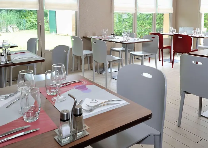 Hotel Kyriad Direct 2*