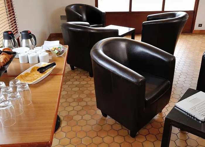 Hotel Kyriad Direct 2*