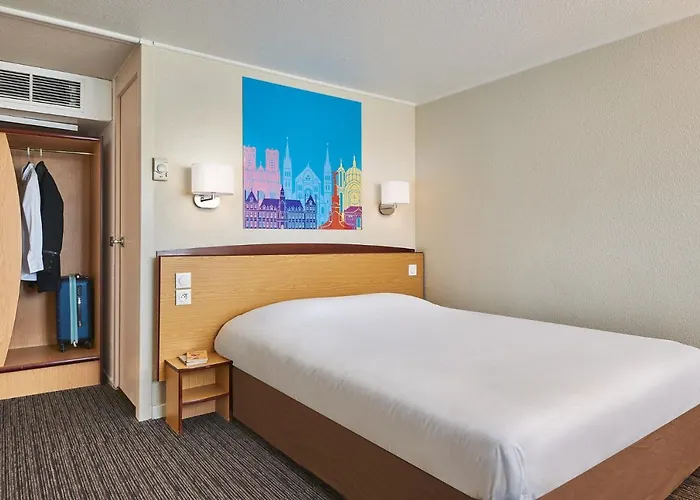 Hotel Kyriad Direct 2*