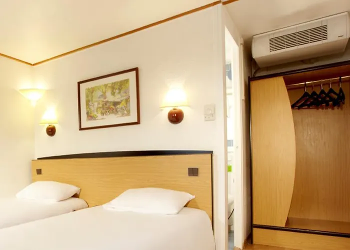 Hotel Kyriad Direct 2*