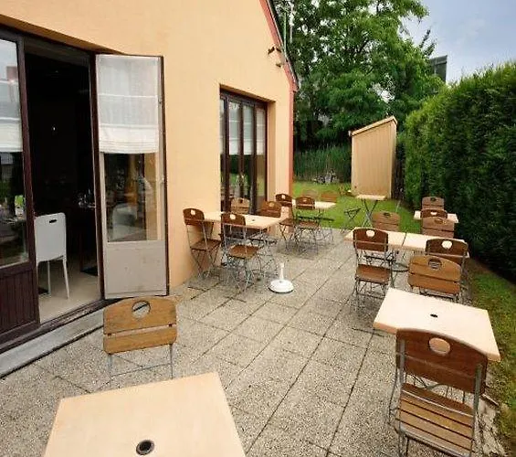 Hotel Kyriad Direct 2*